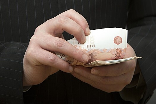 Число нераскрытых дел за дачу взятки в РФ выросло в три раза