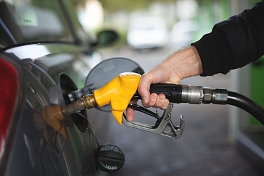 Росстат указал на заметный рост цен на бензин в Костроме