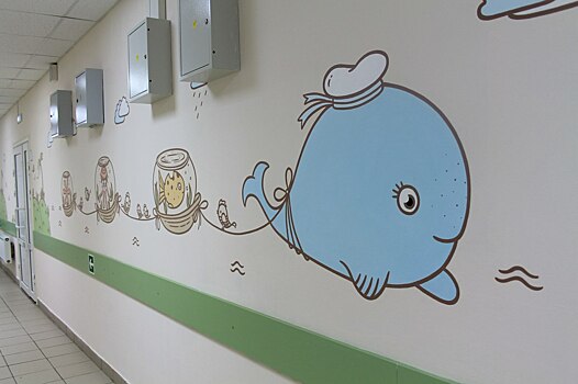 Стены детского отделения одной из больниц Всеволожска украсили милые рисунки