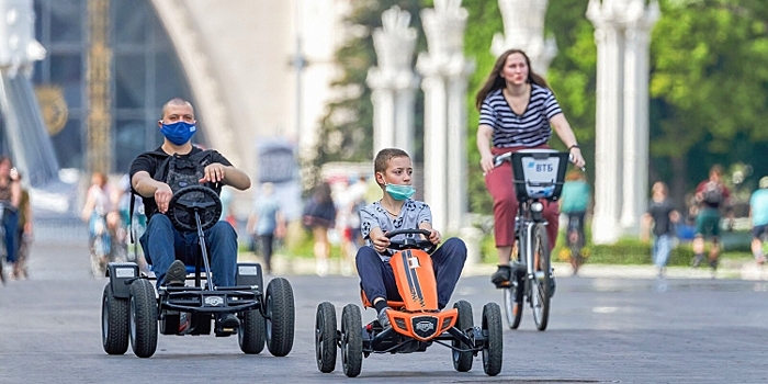 Москвичей спросили, на чем они хотят кататься по ВДНХ