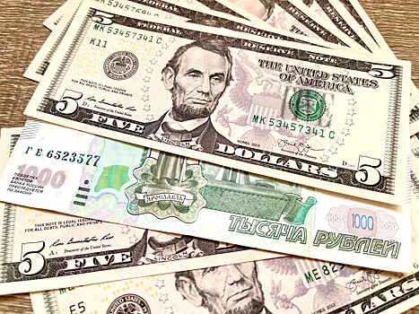 Всех обладателей доллар собираются массово «кинуть» — экономист