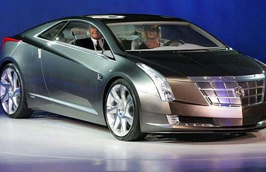 Первый электрокар компании Cadillac появится примерно через год