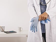 Врачи спасли мужчину, который рассек лицо ножом