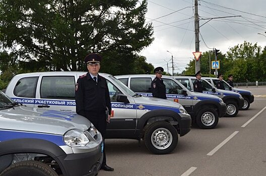 Участковым в Тверской области вручили ключи от новых служебных автомобилей