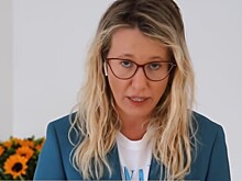 Собчак пожаловалась на рабочие перегрузки и усталость