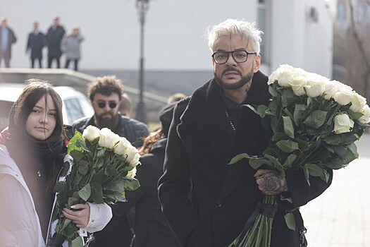 В Москве проходит церемония отпевания народного артиста России Бедроса Киркорова