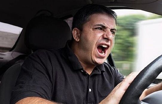 Как отстоять свое место на парковке перед наглым соседом?