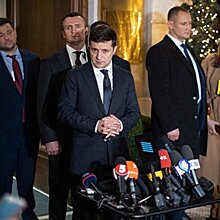 Саммит пошел «не по сценарию»: СМИ сообщили о скандале в украинской делегации в Париже