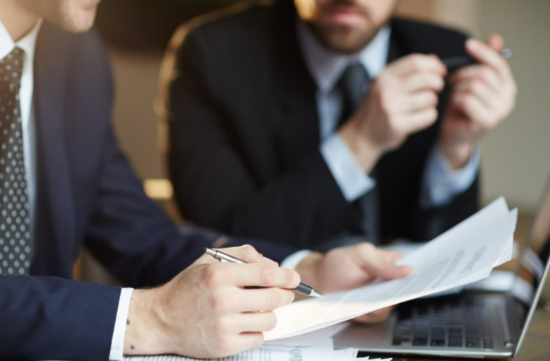 СМИ: силовики нагрянули с обысками к директору МХАТа. В чём может быть замешан Владимир Кехман