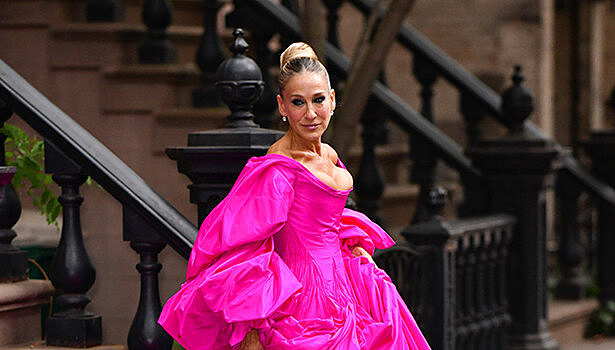 Золушка в разных туфельках: Сара Джессика Паркер в розовом платье-облаке