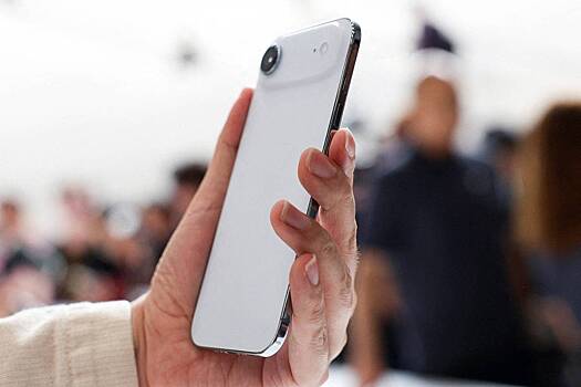 Hi-Tech Mail: в России более премиальный iPhone Air продают дешевле iPhone 17