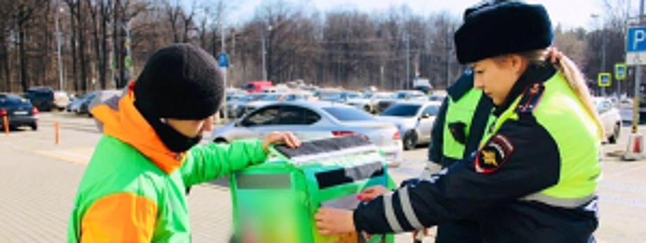 В курьерских службах доставки Московской области автоинспекторы проводят экспресс-тренинги по дорожной безопасности