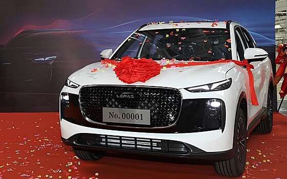 Названа предположительная цена нового кроссовера от Chery на российском рынке