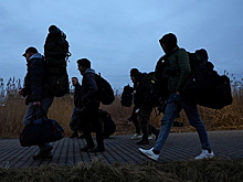 Мужчинам призывного возраста законодательно запретят покидать Украину