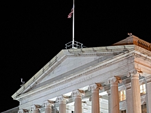 Минфин США внес двух россиян в санкционный список