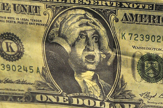 Доллар упал до минимума с 2014 года