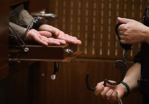 Курского изобретателя будут судить за госизмену. Он подарил «Азову» прожектор для охоты на дроны