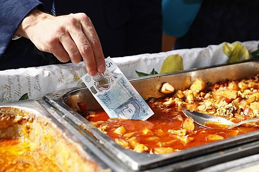 Банк Англии продолжит выпускать купюры с животным жиром