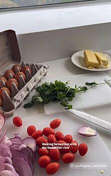 Аида Гарифуллина показала, как готовит завтраки и ужины Алексею Воробьёву в Лос-Анджелесе