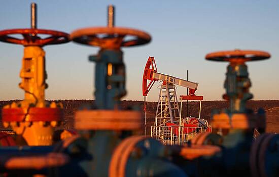 Нефть коррекционно дорожает