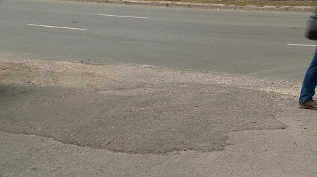 У подъезда к дому № 134 на проспекте Строителей заделали ямы