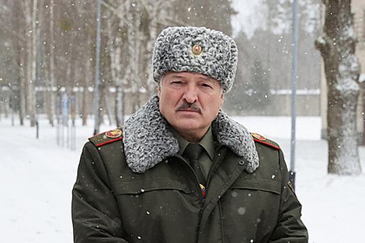 Лукашенко «рубил дрова» и «бегал на лыжах» после заражения омикрон-штаммом