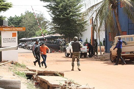 Боевики совершили нападение на отель в столице Сомали