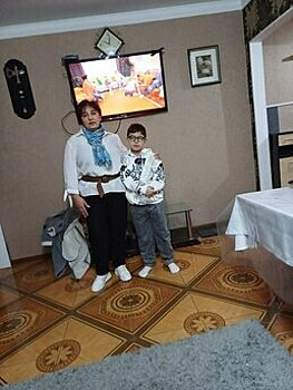 «Сын немного говорит и шевелит пальчиками»: сбитый в Шоссейном мальчик улетел на лечение в Москву