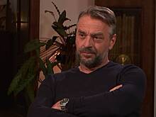 Популярный телеведущий сел пьяным за руль и попал в серьезную аварию