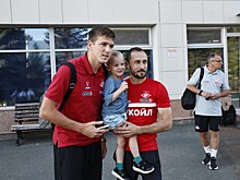 Фанаты «Спартака» вывесили оскорбительный баннер в адрес Соболева