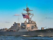 Неправильный прицел: морского офицера из США уволили из-за нелепого фото