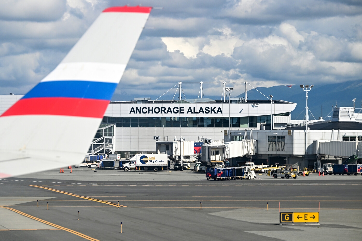 Самолет Путина будут защищать американские истребители