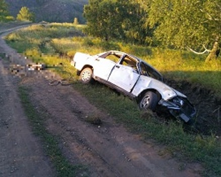 В Башкортостане опрокинулся ВАЗ-2107, один человек погиб и двое пострадали