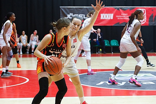 В женской баскетбольной Премьер-лиге УГМК крупно обыграл "Нику"