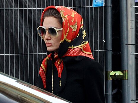 Daily Mail: Джоли заработала 100 млн долларов на разводе с Питтом