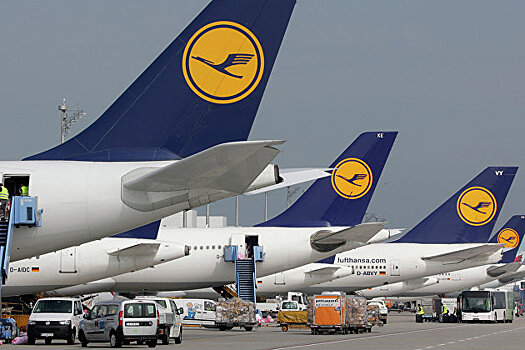 S&P понизило рейтинг Lufthansa до "BB-" с "BB"
