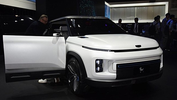 Паркетник Geely SX12 на архитектуре Volvo приобрел уникальную внешность