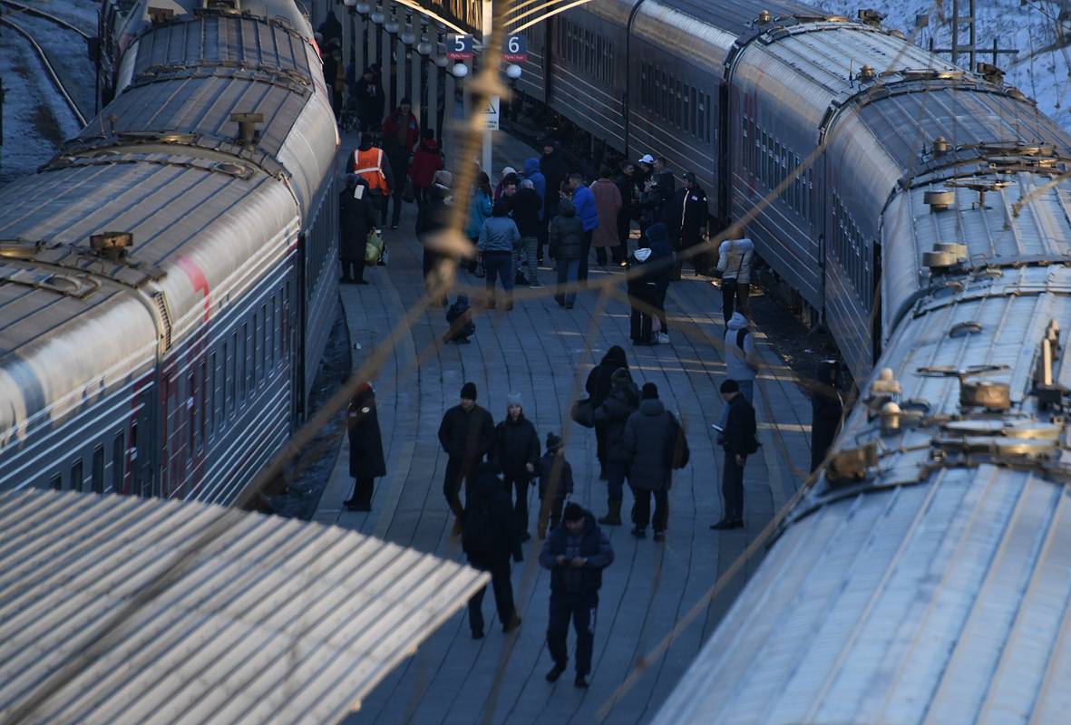 Три пассажирских поезда задержались из-за схода вагонов в Ульяновской области