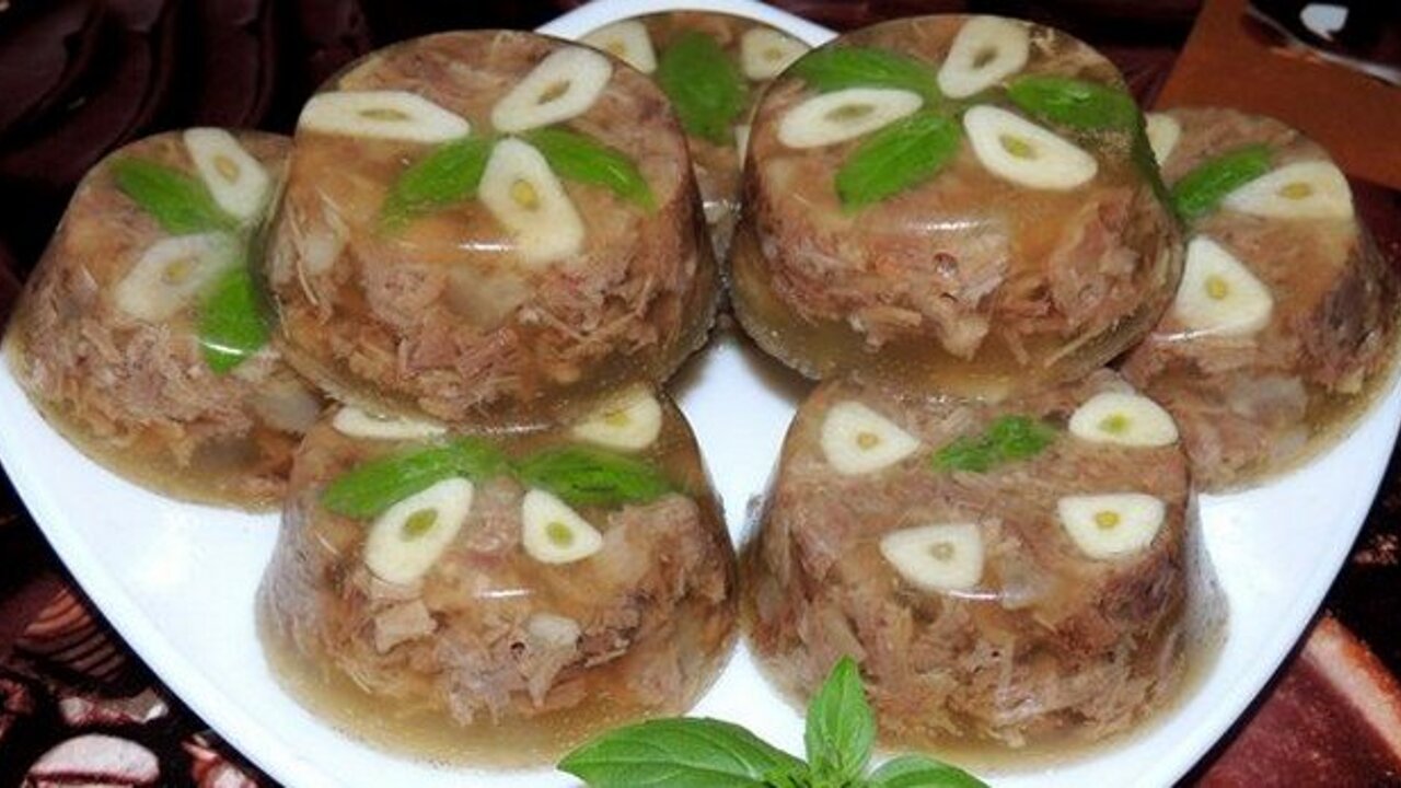 Холодец варят с закрытой крышкой или открытой. Холодец варят с закрытой крышкой или открытой. Плесень в кастрюле. Холодец из курицы. Грудинка в духовке в фольге.