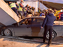 Бетономешалка против Hyundai и моста: кто заплатит за ДТП?