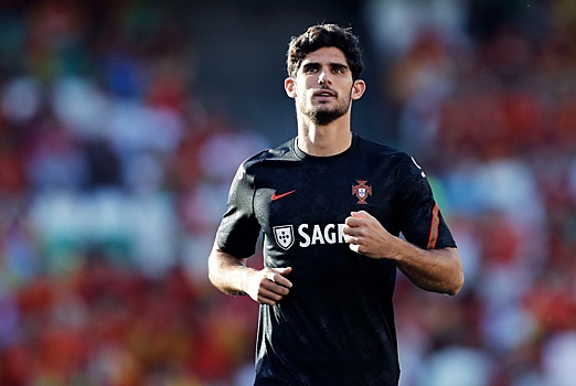 Лучший бомбардир «Валенсии» подписал контракт с клубом АПЛ