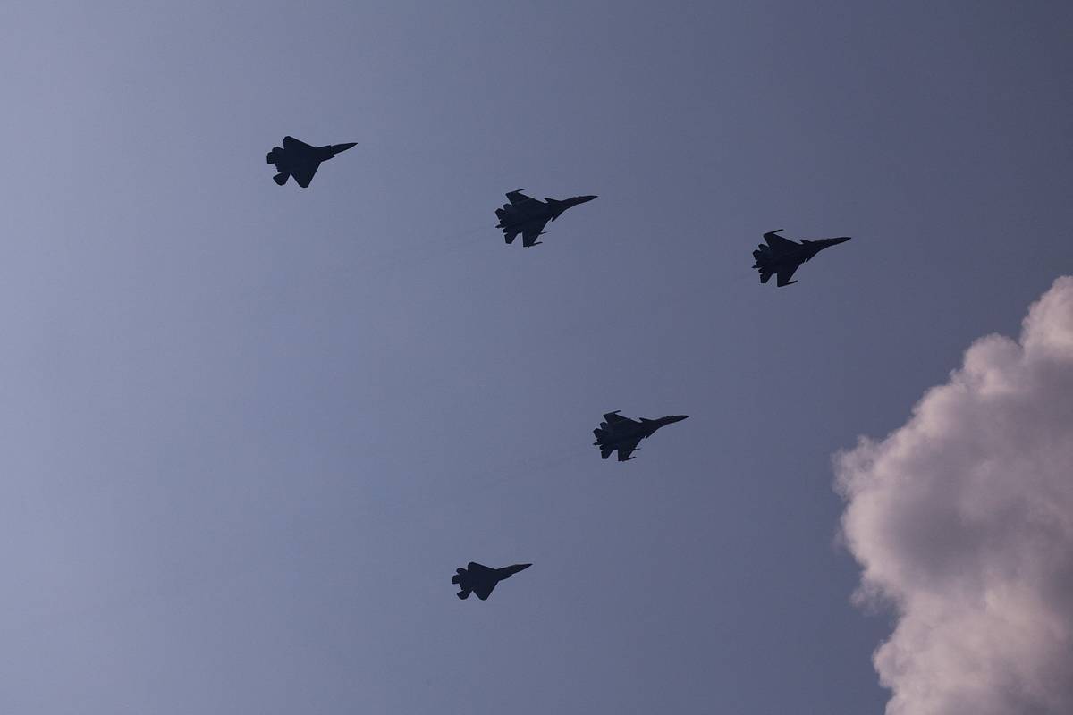 В США рассказали об опасениях из-за длинной руки китайских истребителей