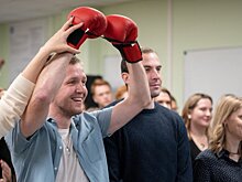 Сила – в знании: победитель Science Slam ВятГУ награжден боксерскими перчатками