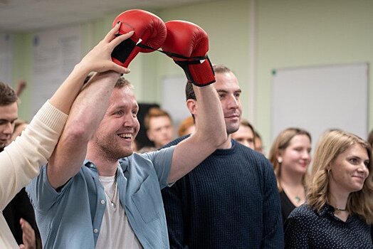 Сила – в знании: победитель Science Slam ВятГУ награжден боксерскими перчатками