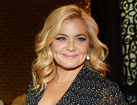 «Позирую, как обезьянка»: 42-летняя Ирина Пегова показала «неудачные» фото без макияжа