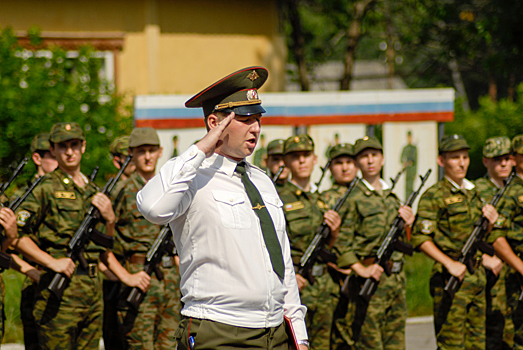 Почему в армии так рано будят