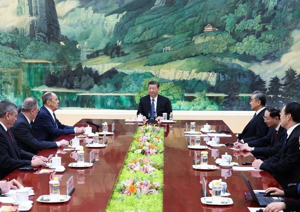 В США указали на необычное поведение Си Цзиньпина во время визита Лаврова