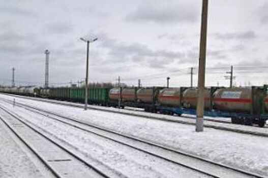 Под Иркутском девочка не услышала поезд из-за наушников и погибла