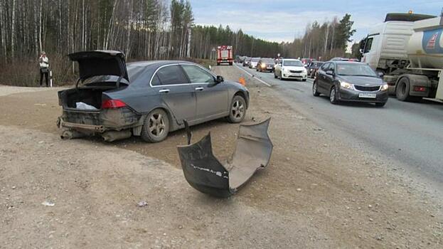 В пригороде Кирова на трассе «Вятка» столкнулись «Тойота» и «Хонда»