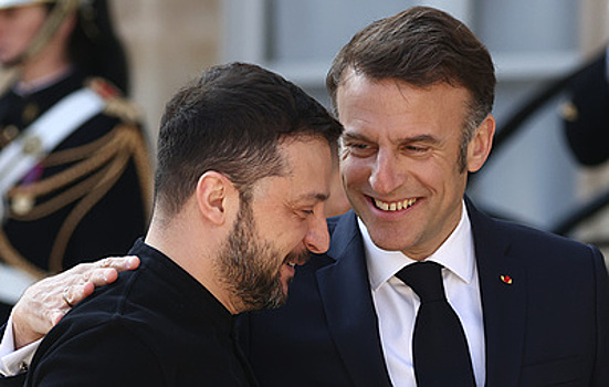 "Коалиция желающих" воевать? Как Макрон раздувает конфликт вокруг Украины